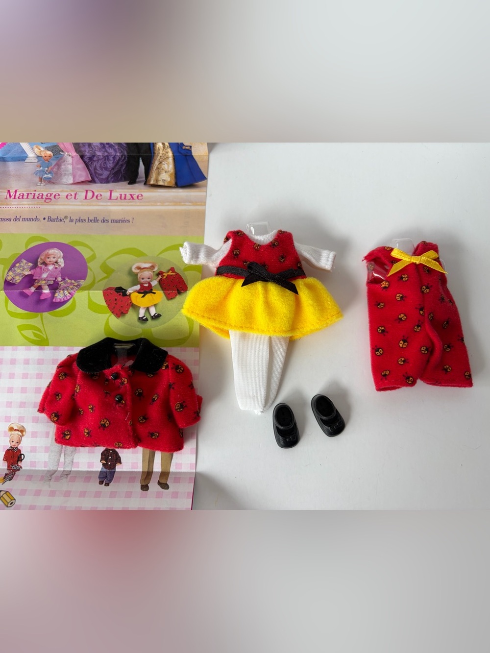 Barbie Kelly Fashion Avenue 16696 Ladybug outfits - Picture 2 of 4